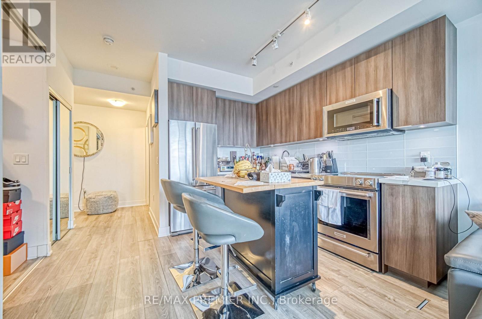 Photo 3 of 2712 30 Shore Breeze Drive, Toronto ON