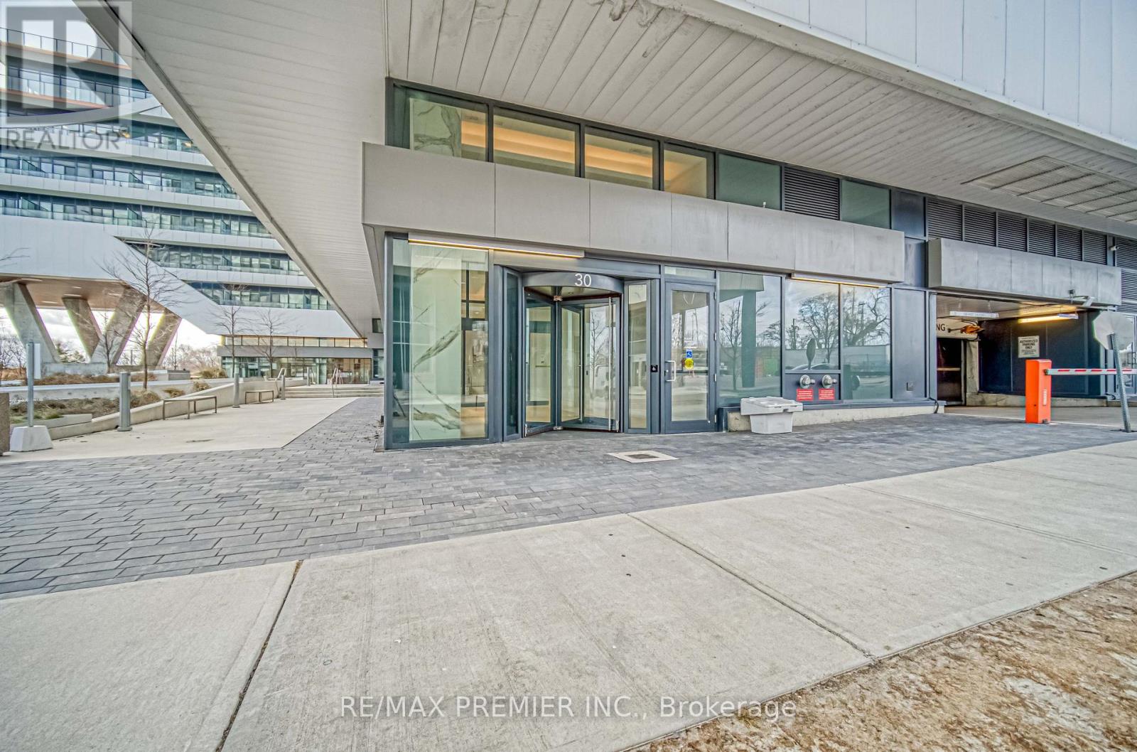 Photo 13 of 2712 30 Shore Breeze Drive, Toronto ON