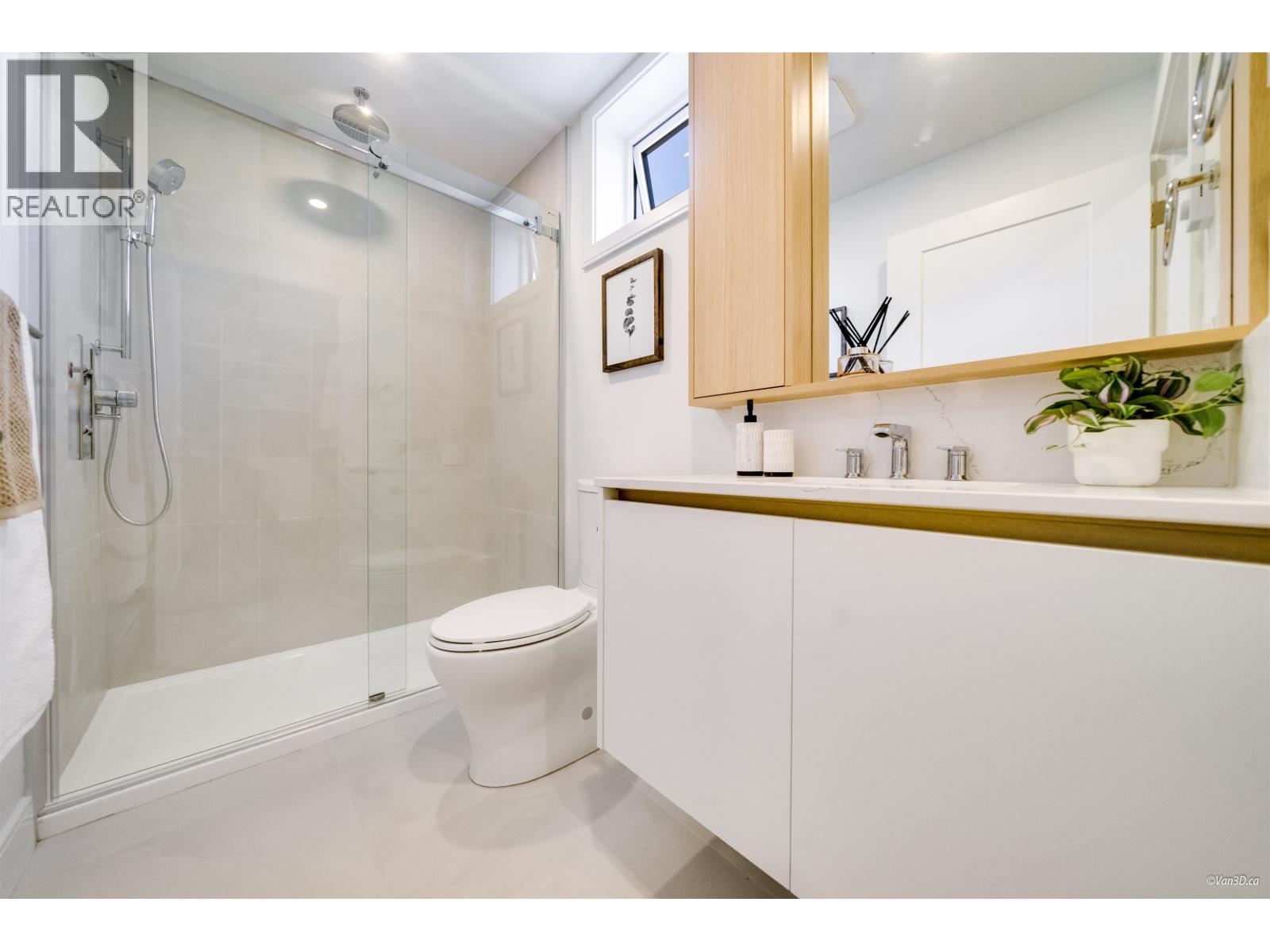 Photo 5 of 204 918 W 32nd Avenue, Vancouver BC