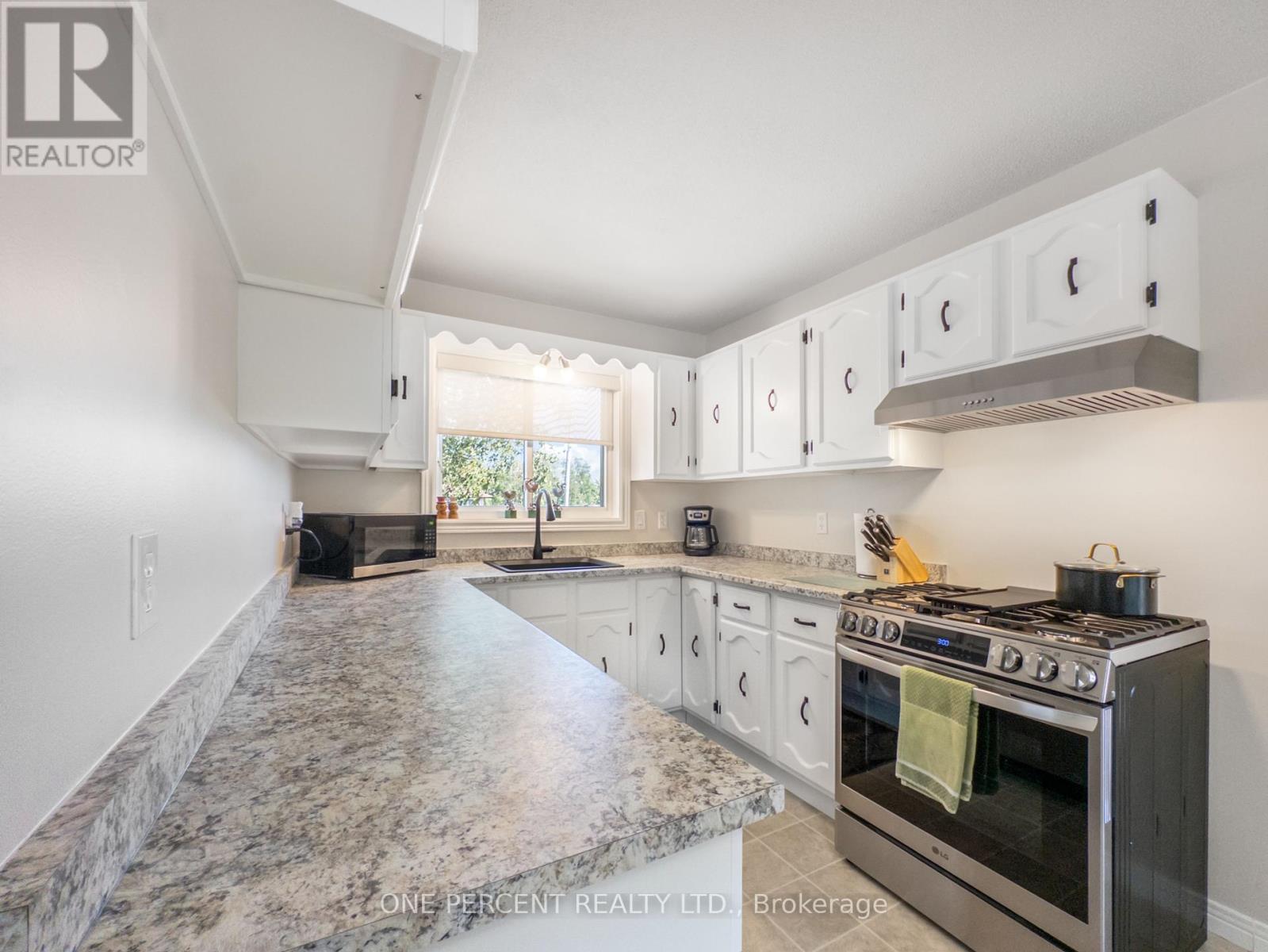 Photo 11 of 31 Reid Street, Greater Napanee ON