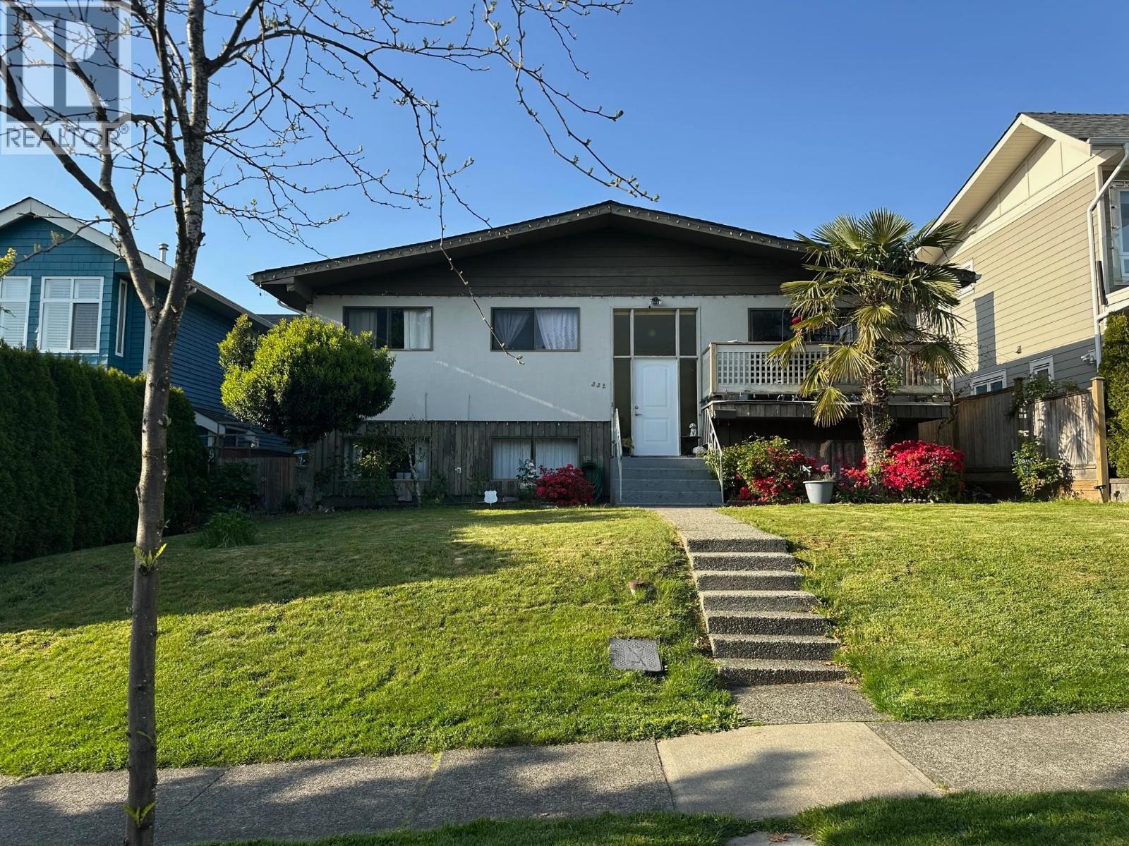Photo 1 of 332 W 14th Street, North Vancouver BC
