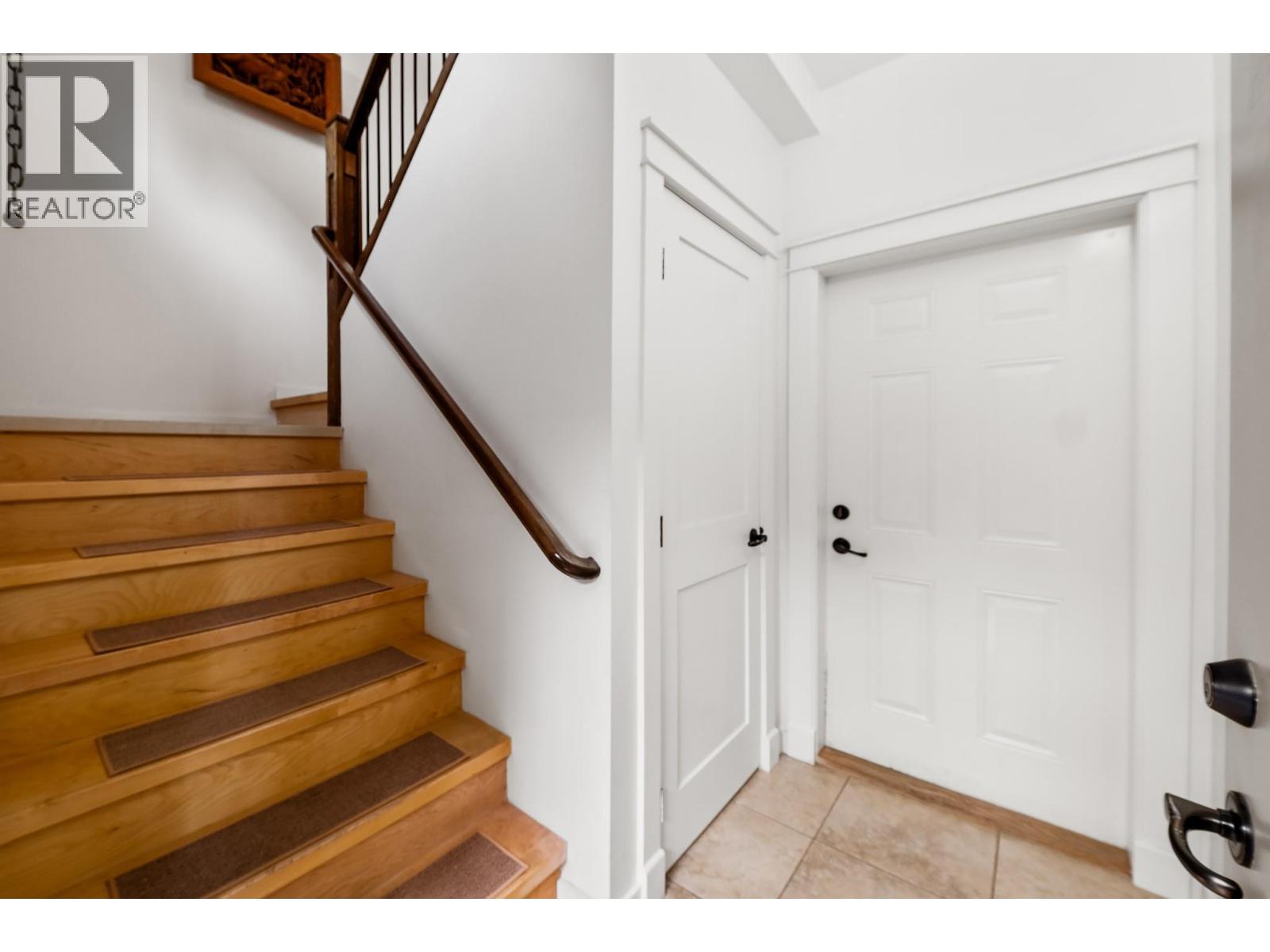 214 511 Yates Road, Kelowna