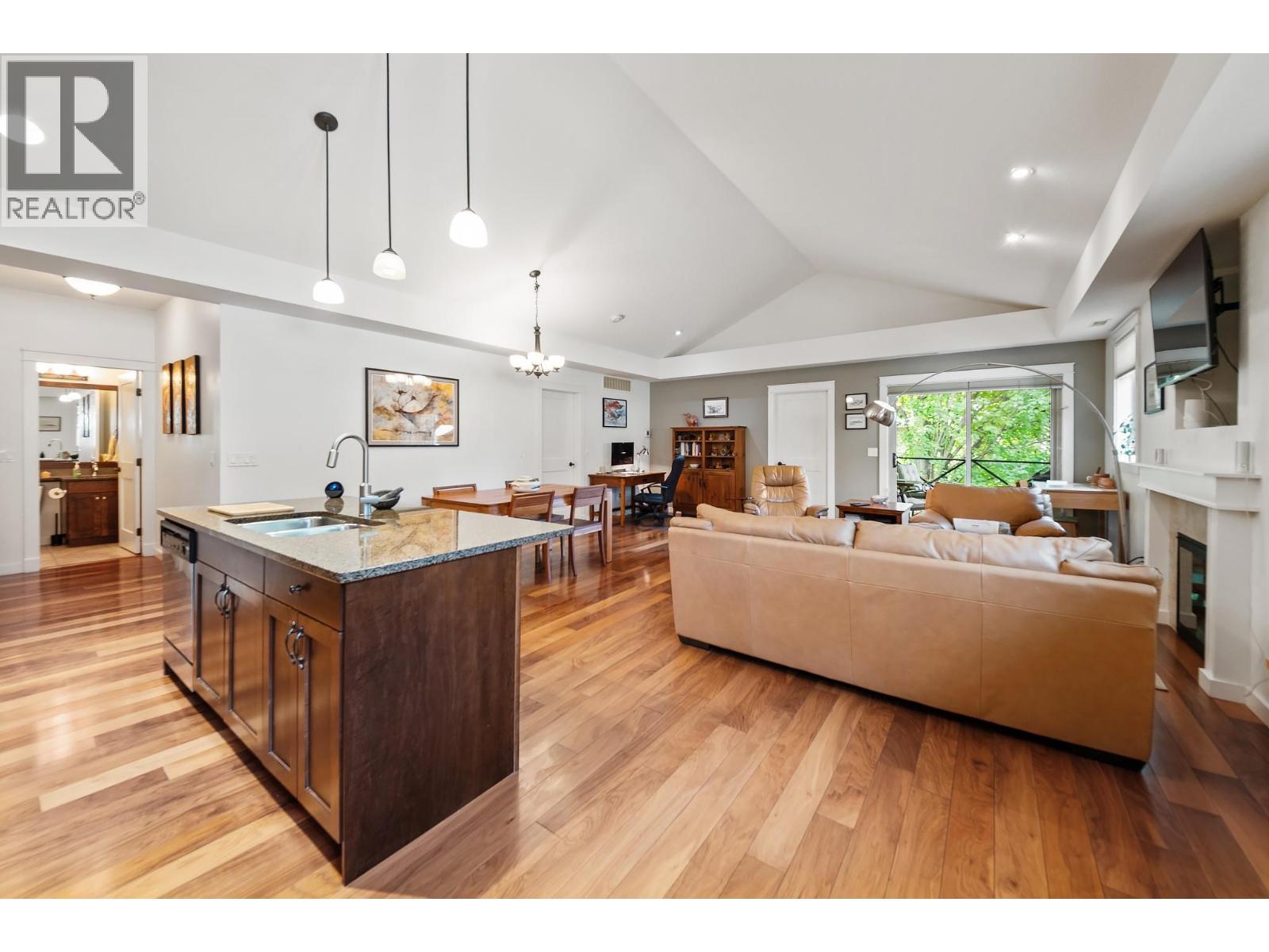 214 511 Yates Road, Kelowna