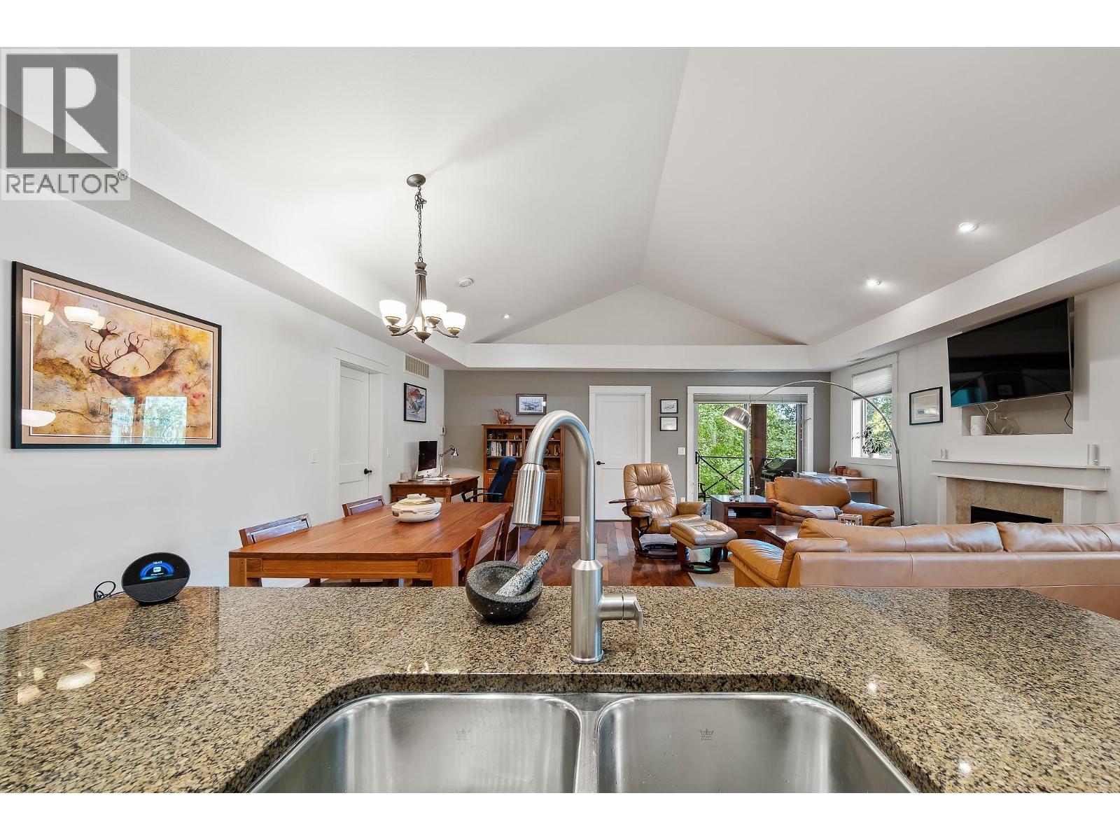 214 511 Yates Road, Kelowna