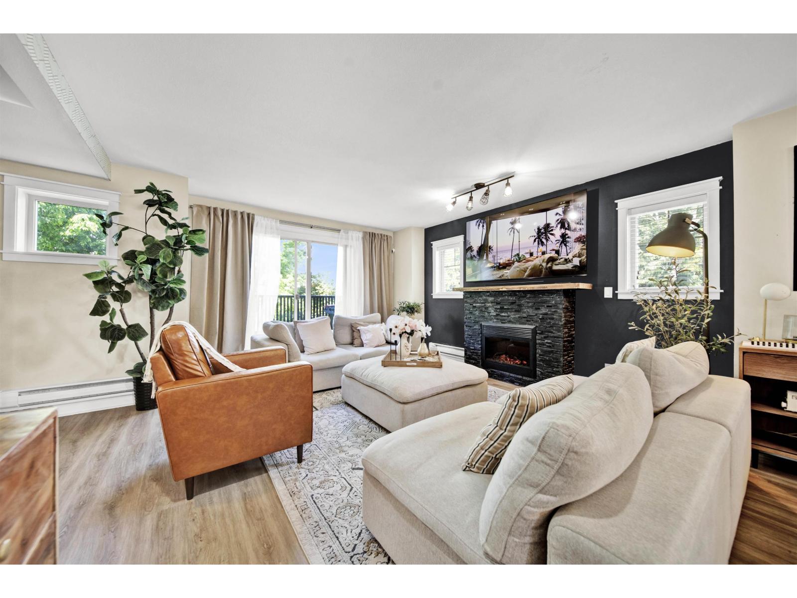 Photo 4 of 101 13368 72 Avenue, Surrey BC