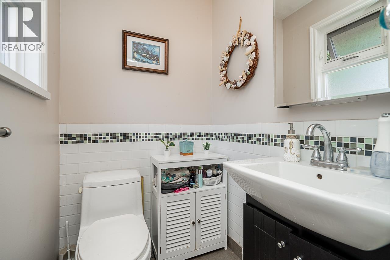 Photo 5 of 173 English Bluff Road, Tsawwassen BC