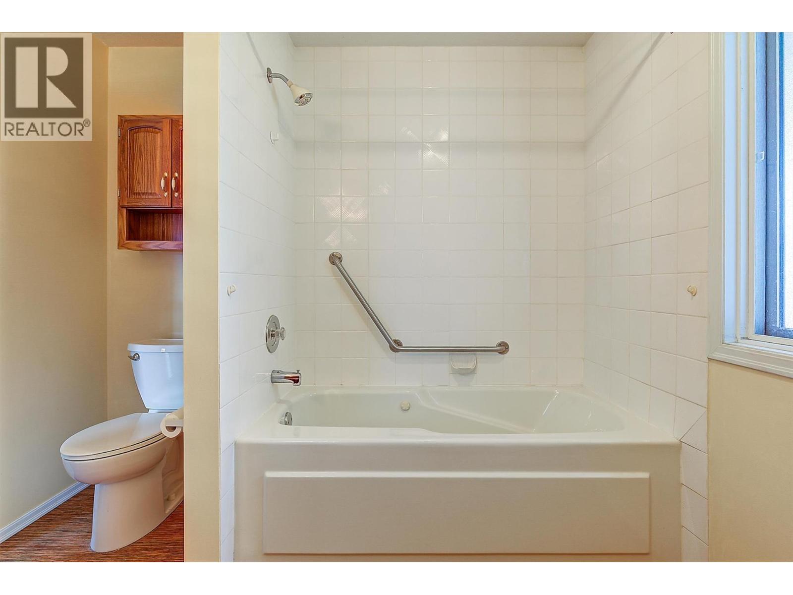 113 1885 Parkview Crescent, Kelowna