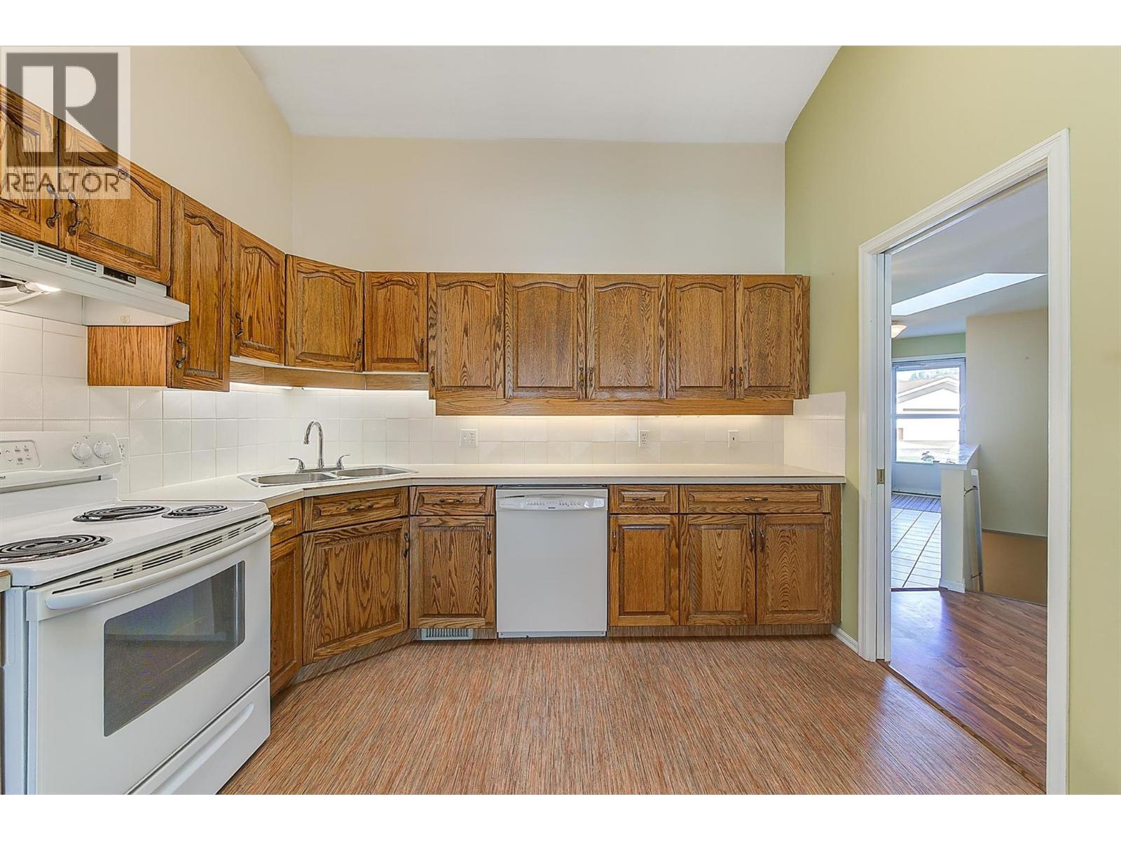 113 1885 Parkview Crescent, Kelowna