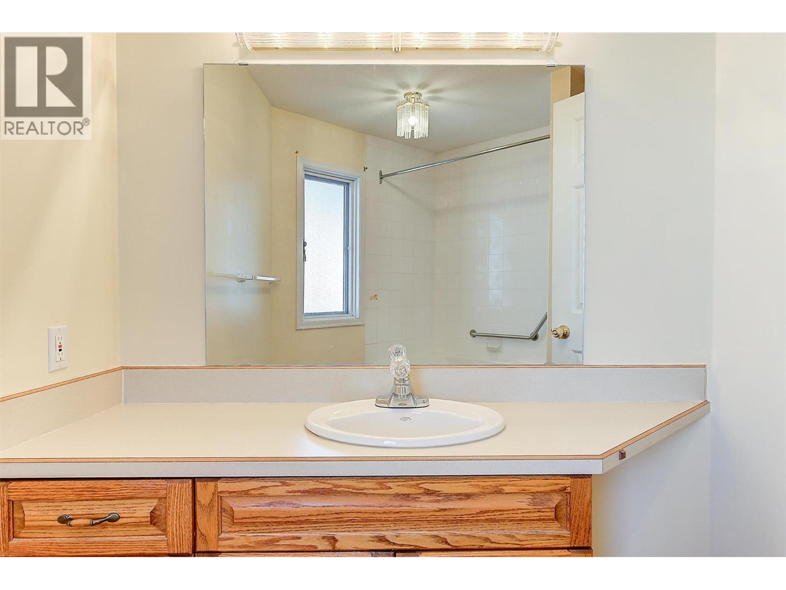 113 1885 Parkview Crescent, Kelowna