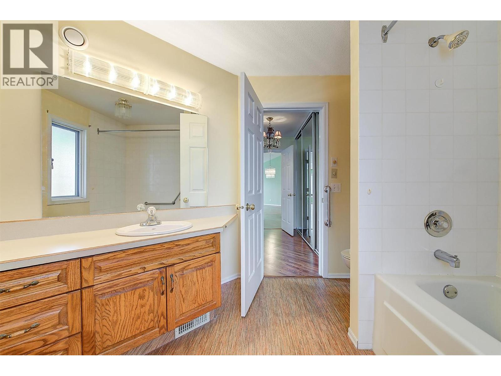 113 1885 Parkview Crescent, Kelowna