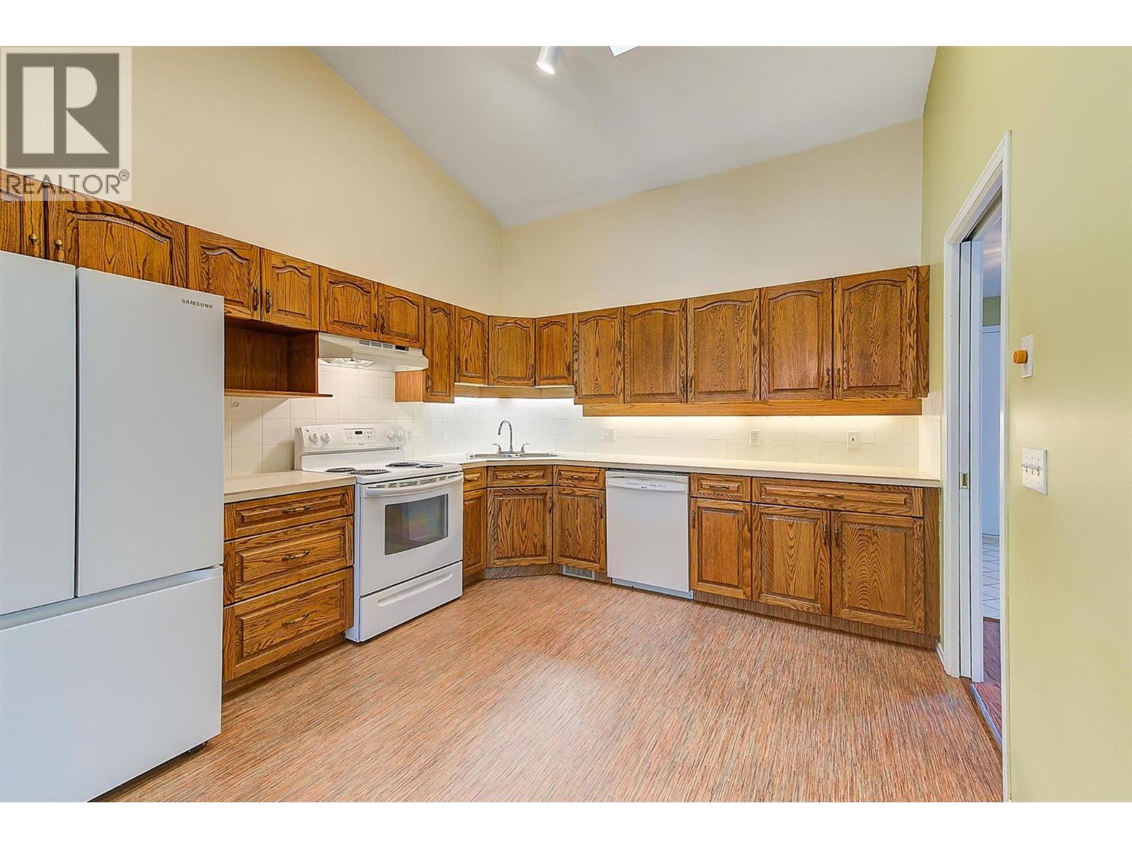 113 1885 Parkview Crescent, Kelowna