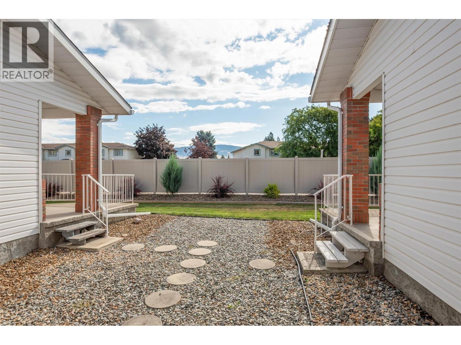 113 1885 Parkview Crescent, Kelowna