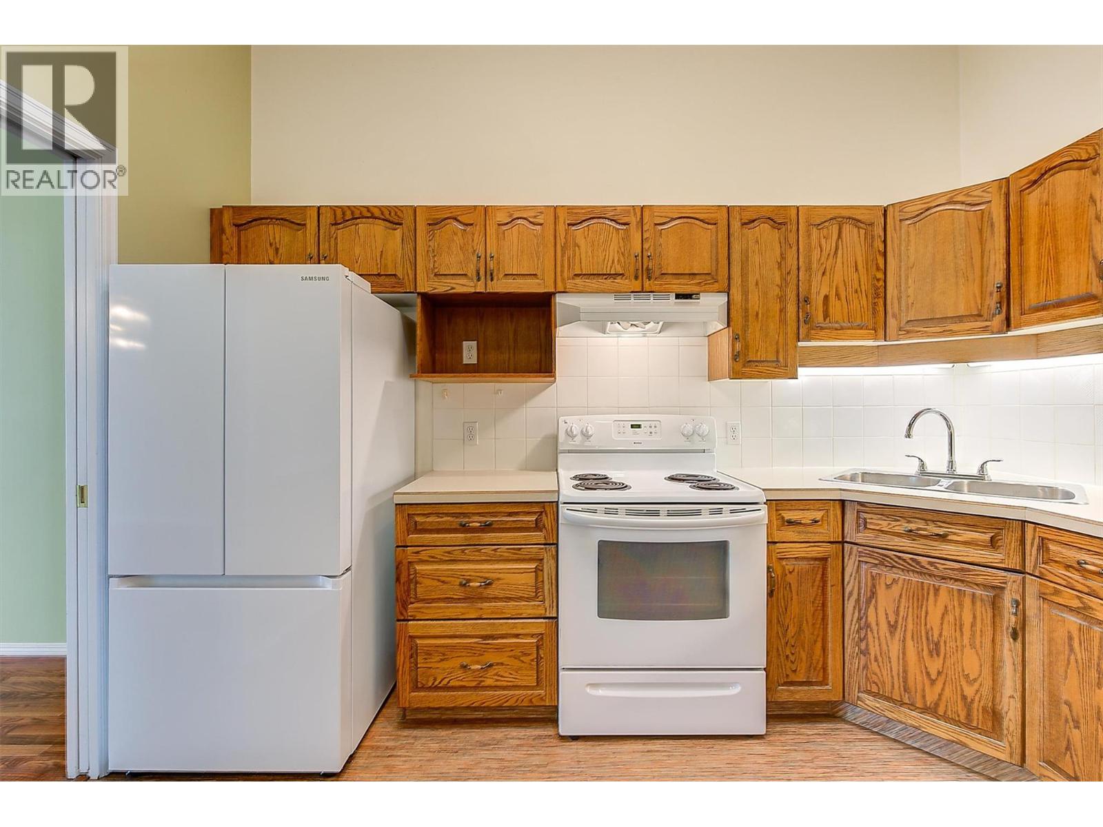 113 1885 Parkview Crescent, Kelowna