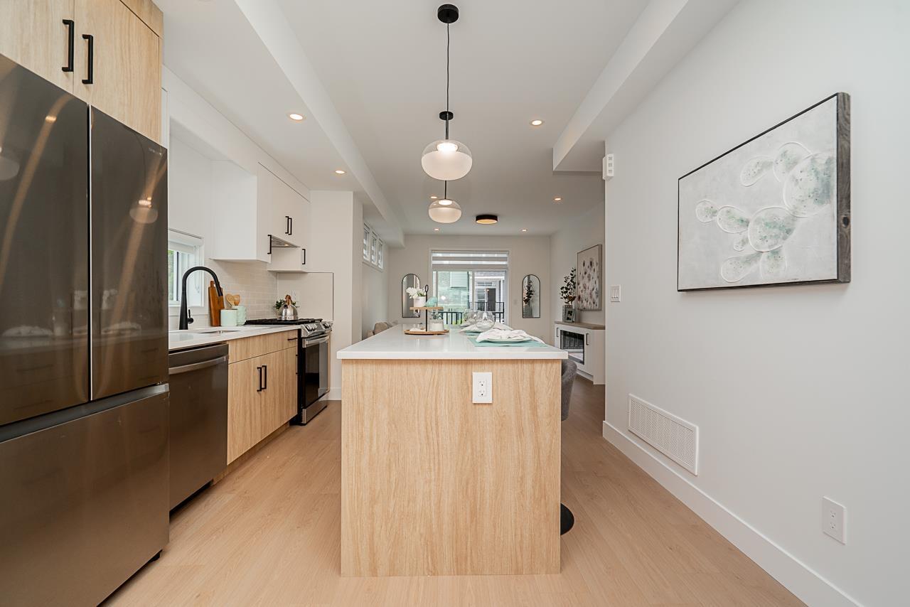 Photo 12 of 4 2525 156 Street, Surrey BC