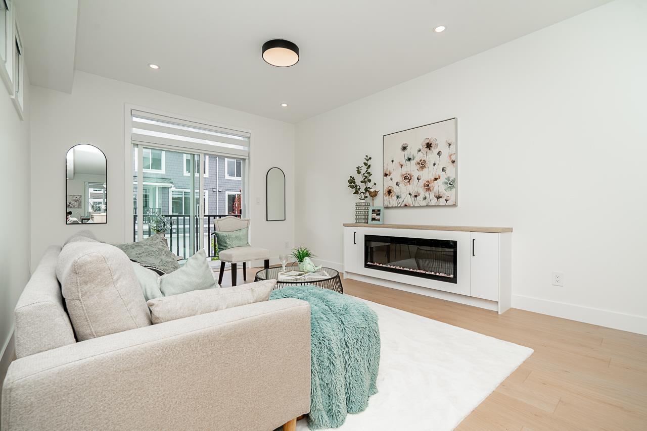 Photo 8 of 4 2525 156 Street, Surrey BC