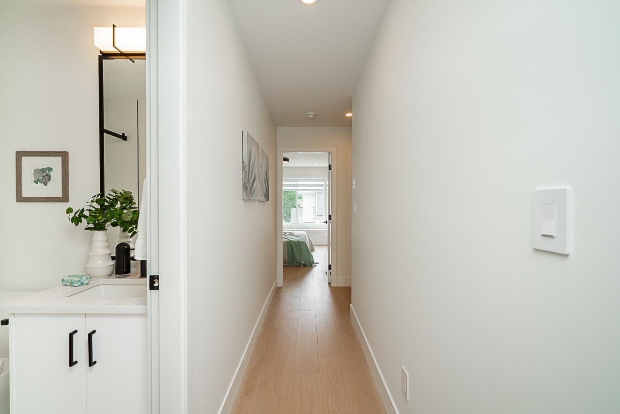 Photo 31 of 4 2525 156 Street, Surrey BC