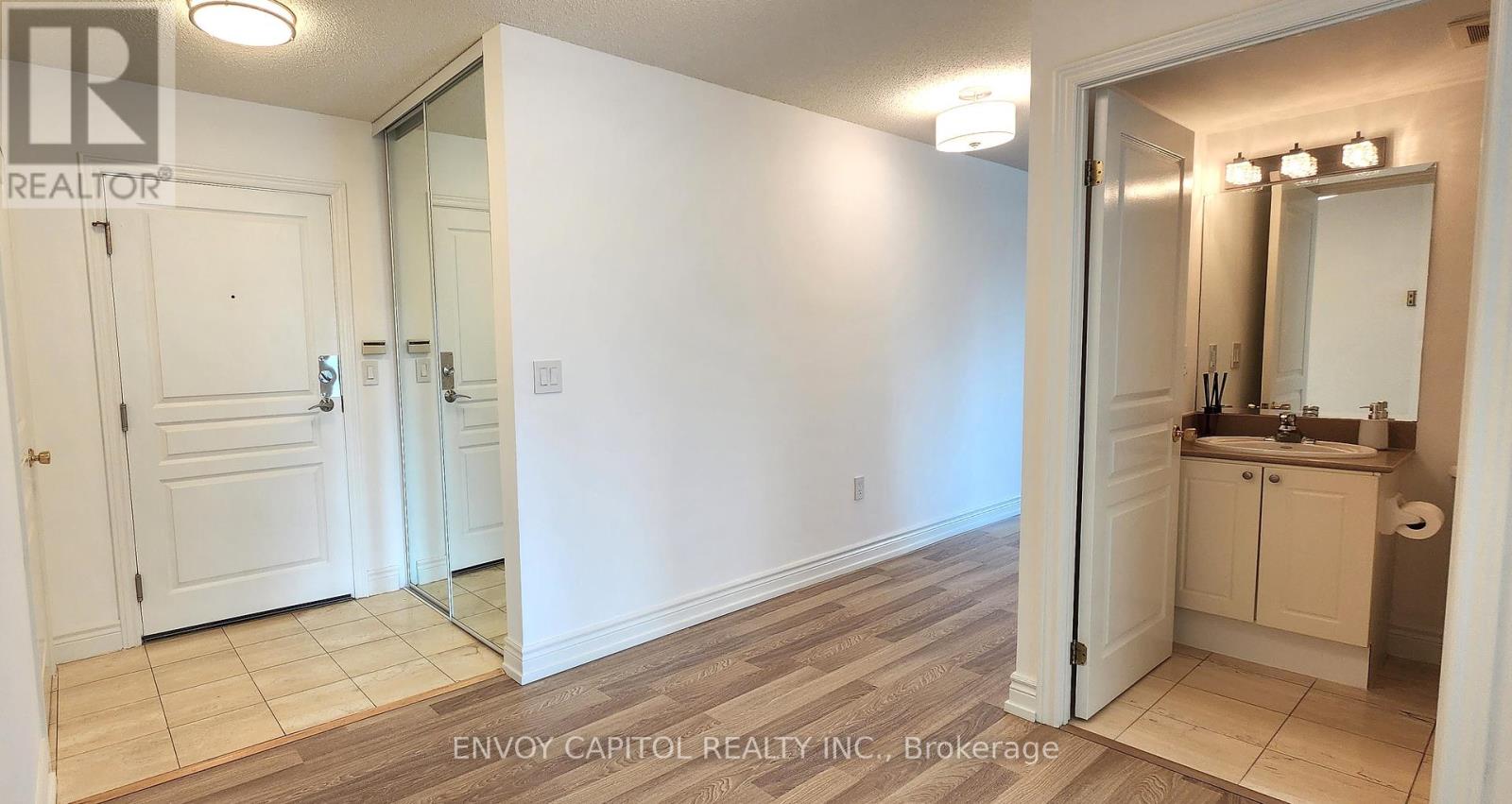 Photo 3 of 602 1 Hycrest Avenue, Toronto ON