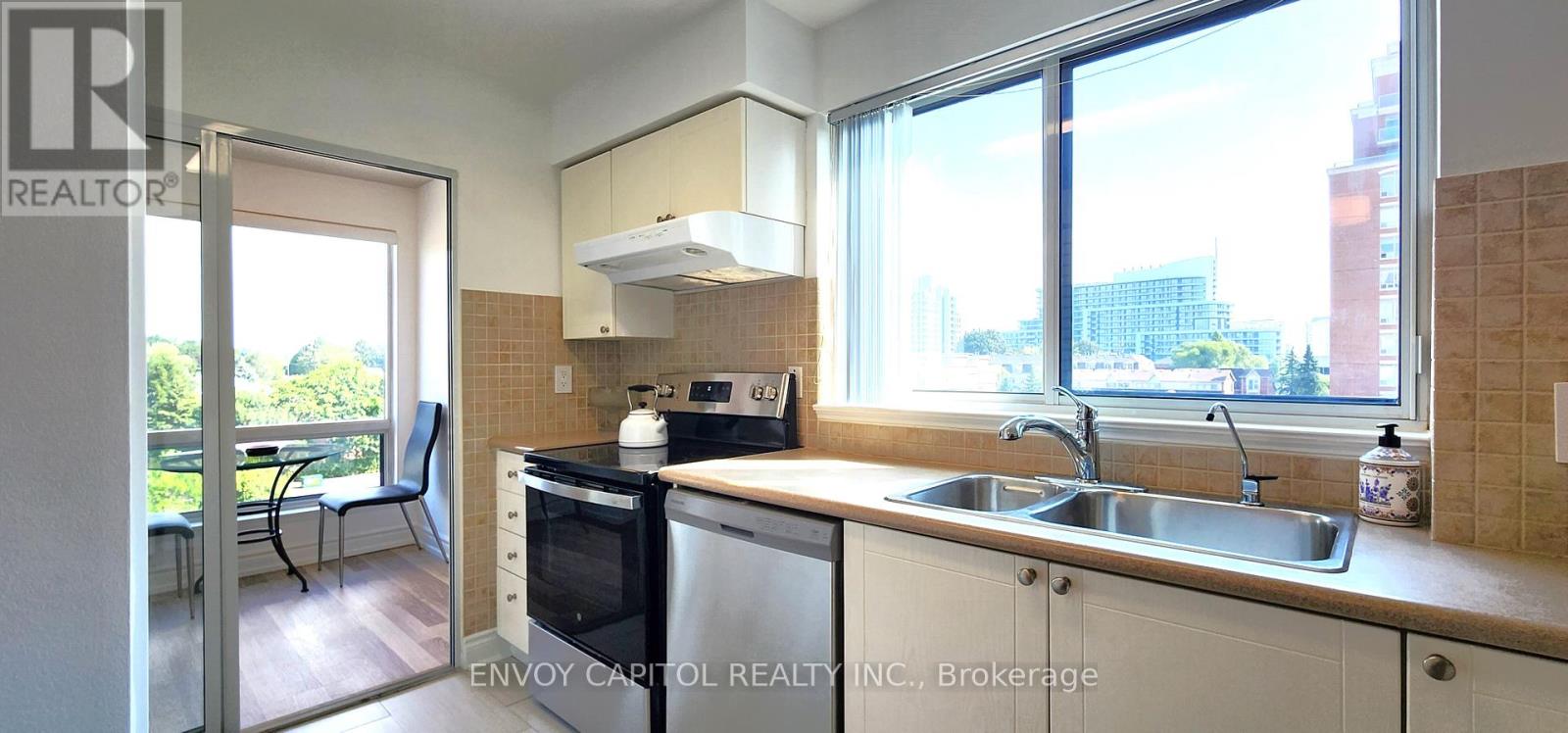 Photo 8 of 602 1 Hycrest Avenue, Toronto ON