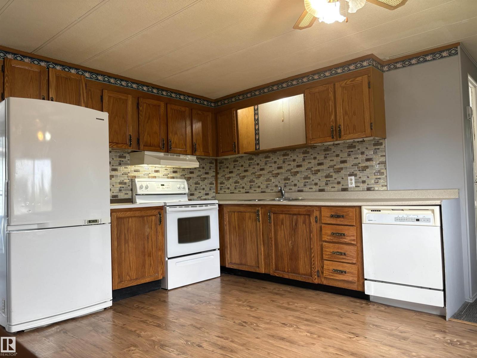 Photo 8 of 610 Evergreen Park Dr Nw Nw, Edmonton AB