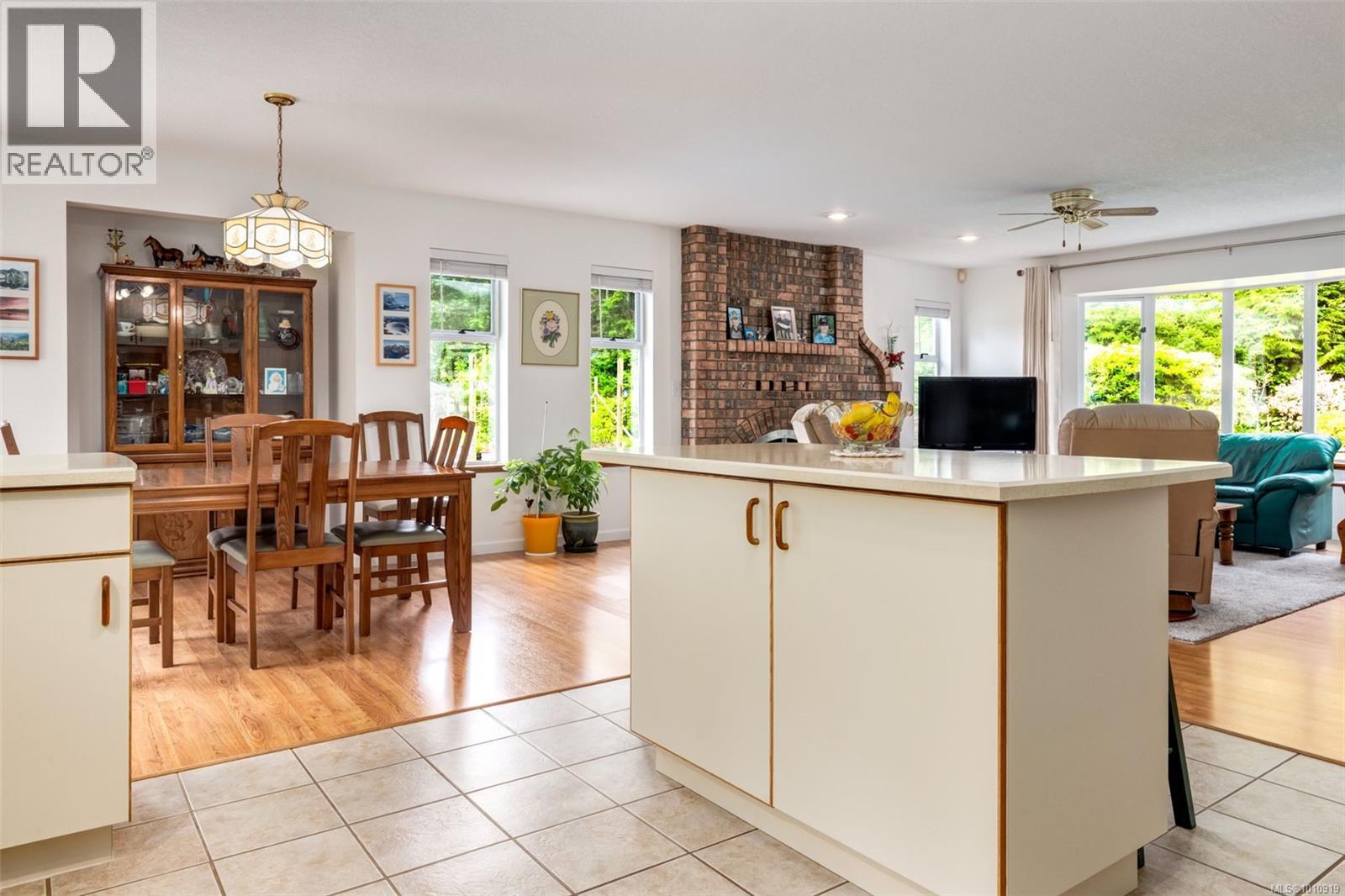 Photo 41 of 1760 Woobank Rd, Nanaimo BC