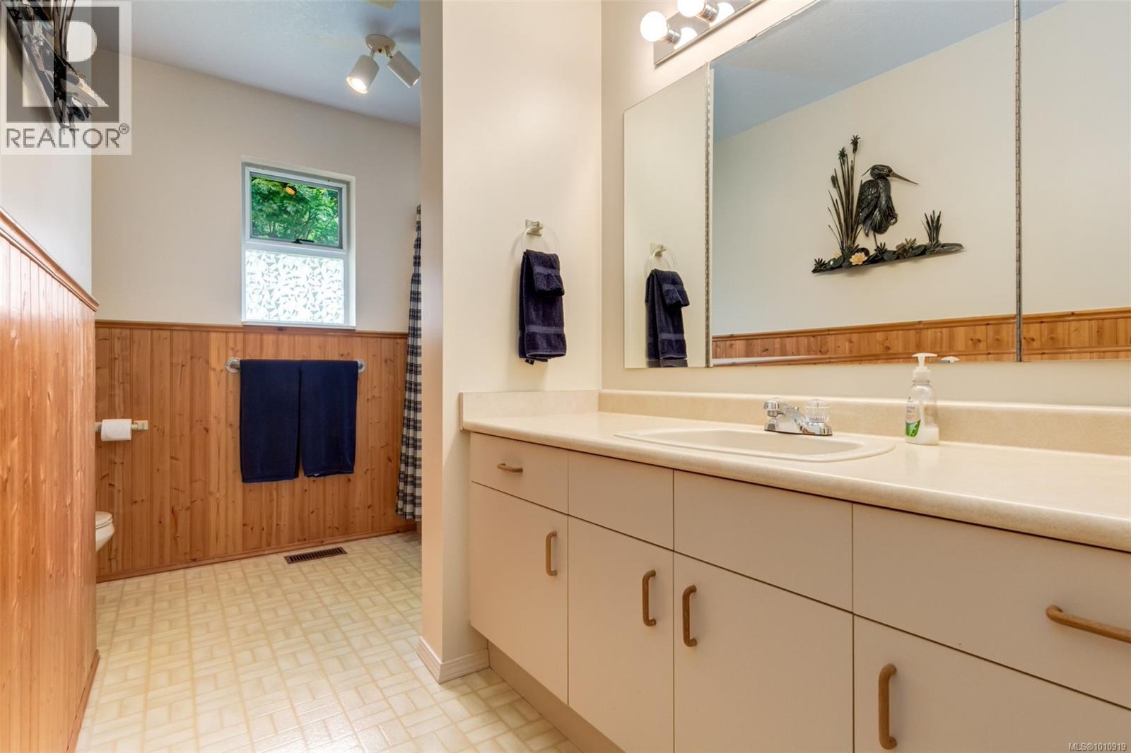 Photo 23 of 1760 Woobank Rd, Nanaimo BC