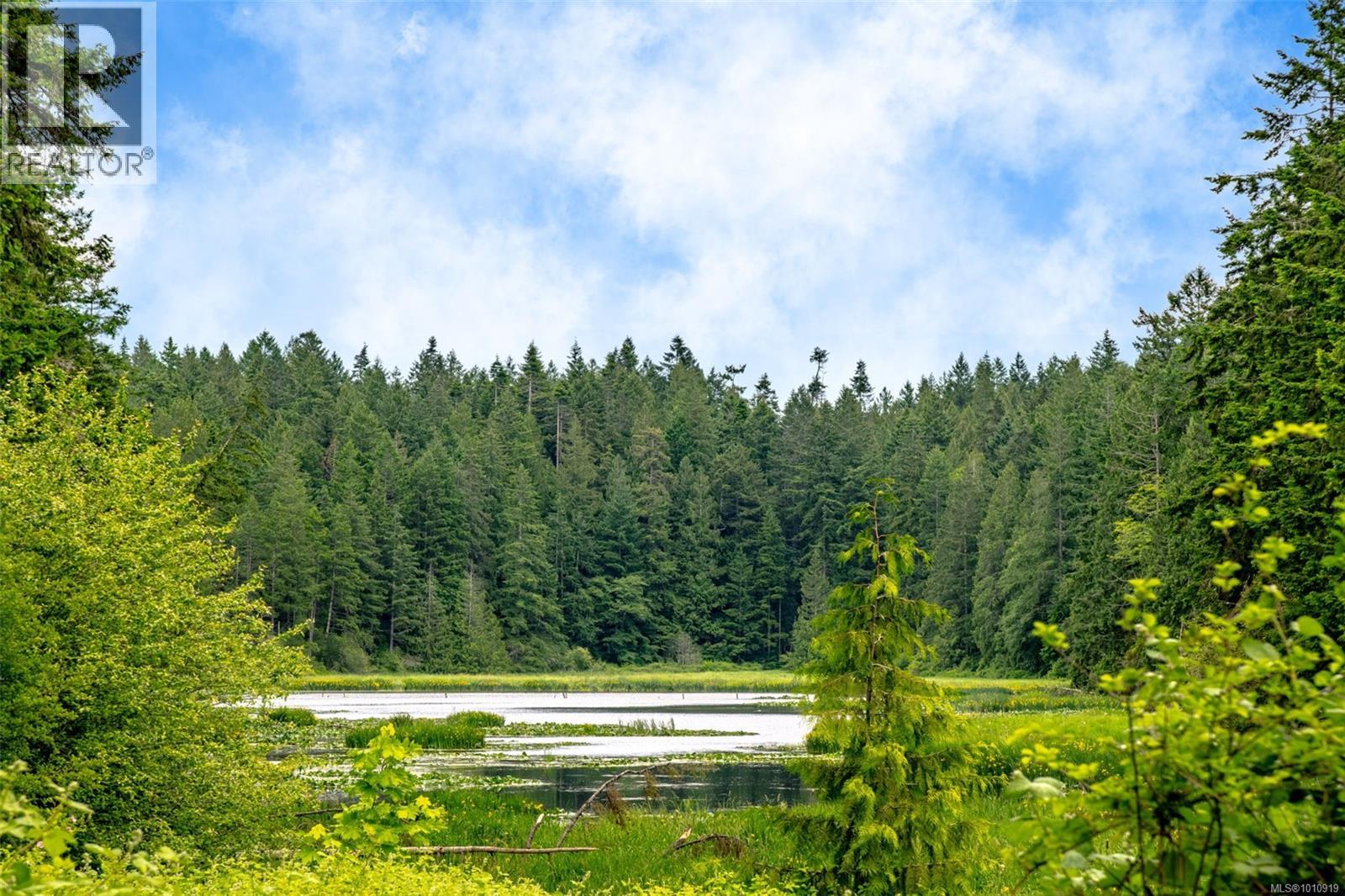 Photo 4 of 1760 Woobank Rd, Nanaimo BC