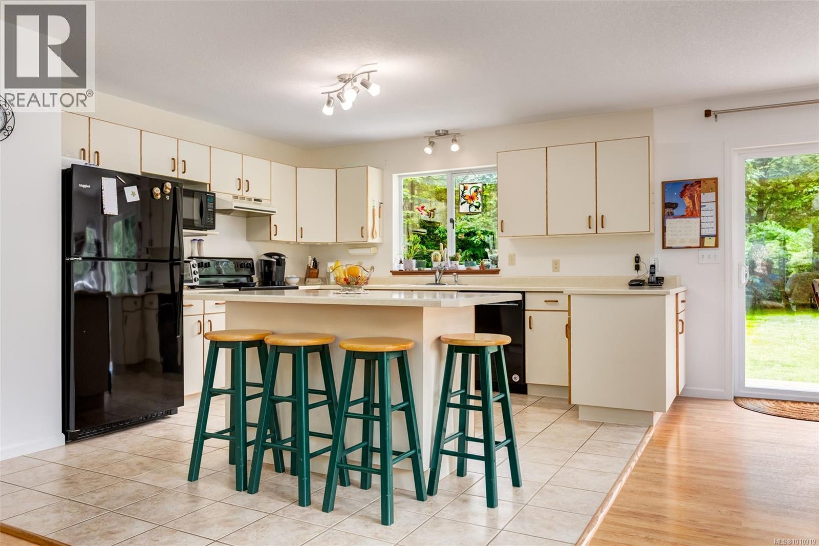 Photo 20 of 1760 Woobank Rd, Nanaimo BC