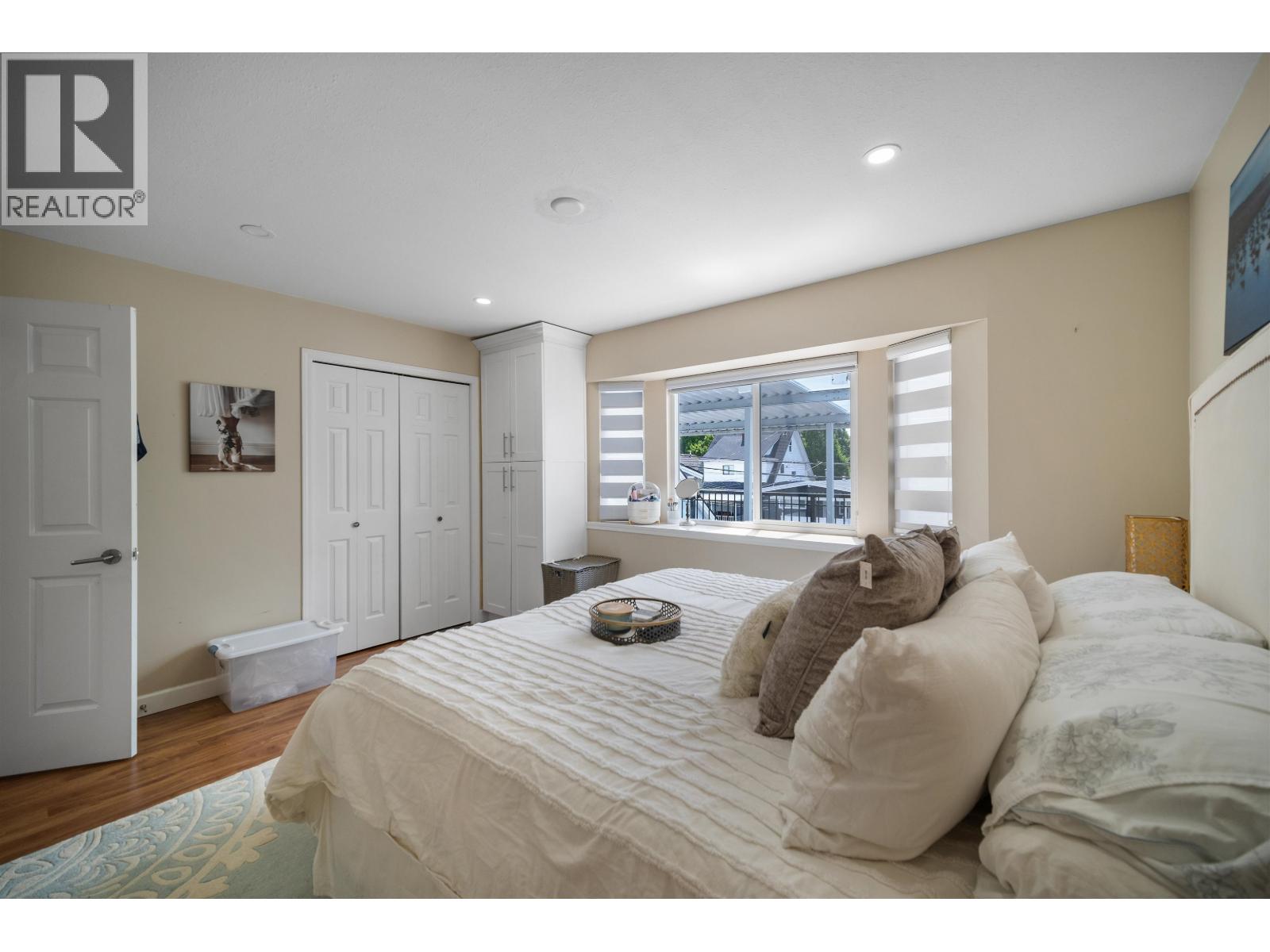 Photo 3 of 248 E 59th Avenue, Vancouver BC