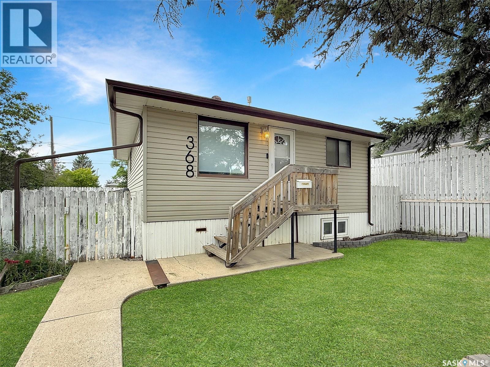 Single Family House Bungalow for Sale in  th AVENUE NW Swift Current 