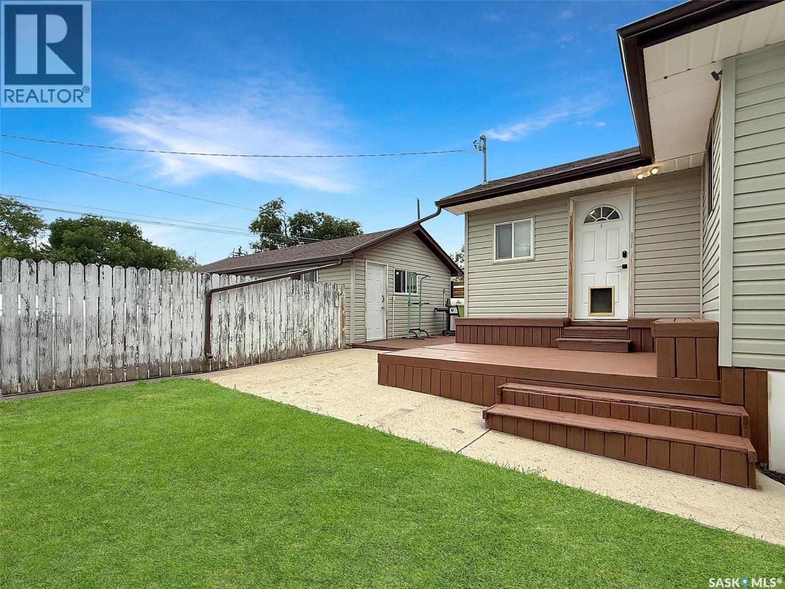 Single Family House Bungalow for Sale in  th AVENUE NW Swift Current 