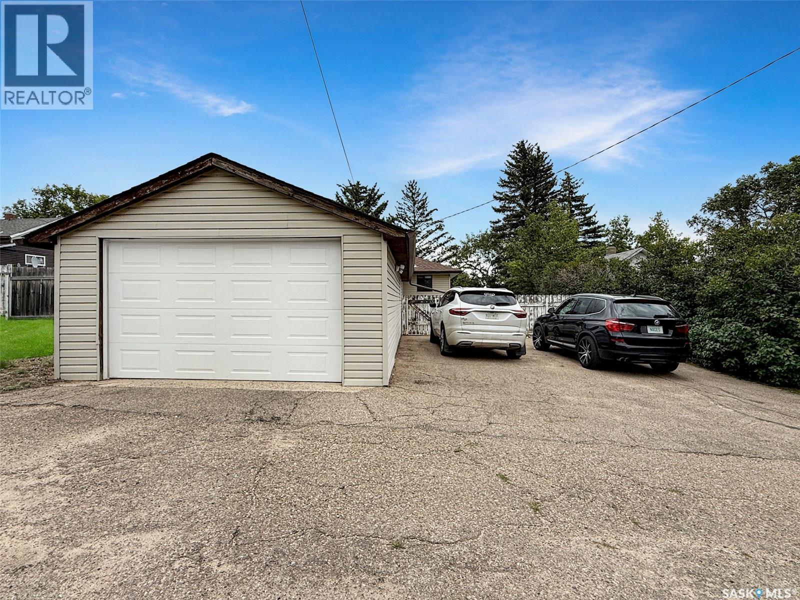 Single Family House Bungalow for Sale in  th AVENUE NW Swift Current 