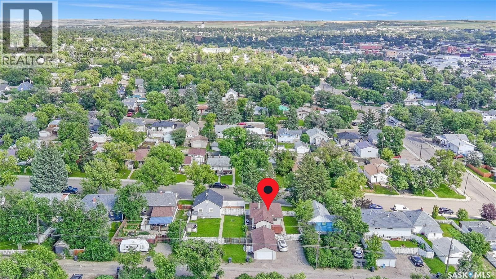 Single Family House Bungalow for Sale in  th AVENUE NW Swift Current 