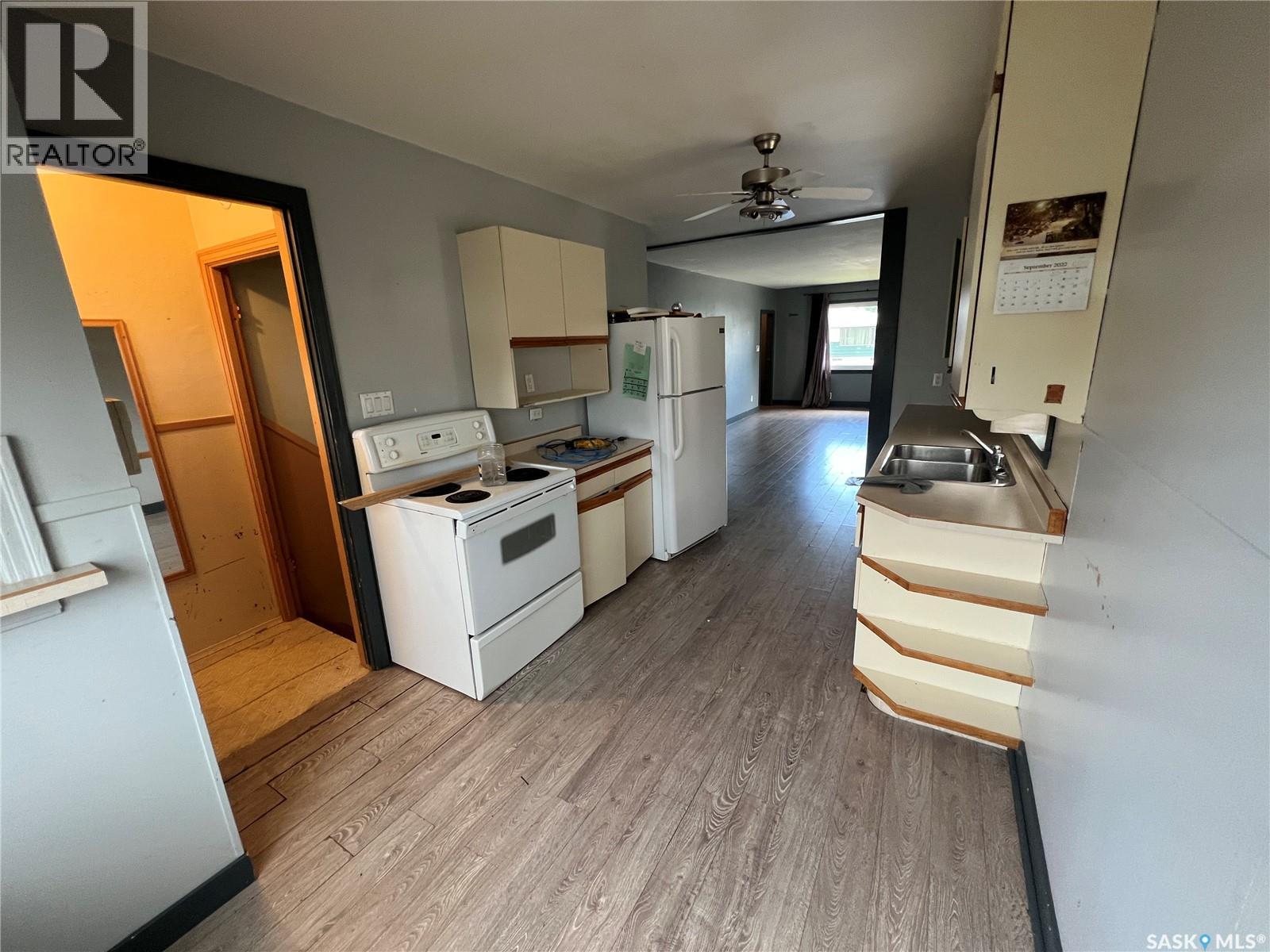 Photo 5 of 53 23rd Street E, Prince Albert SK