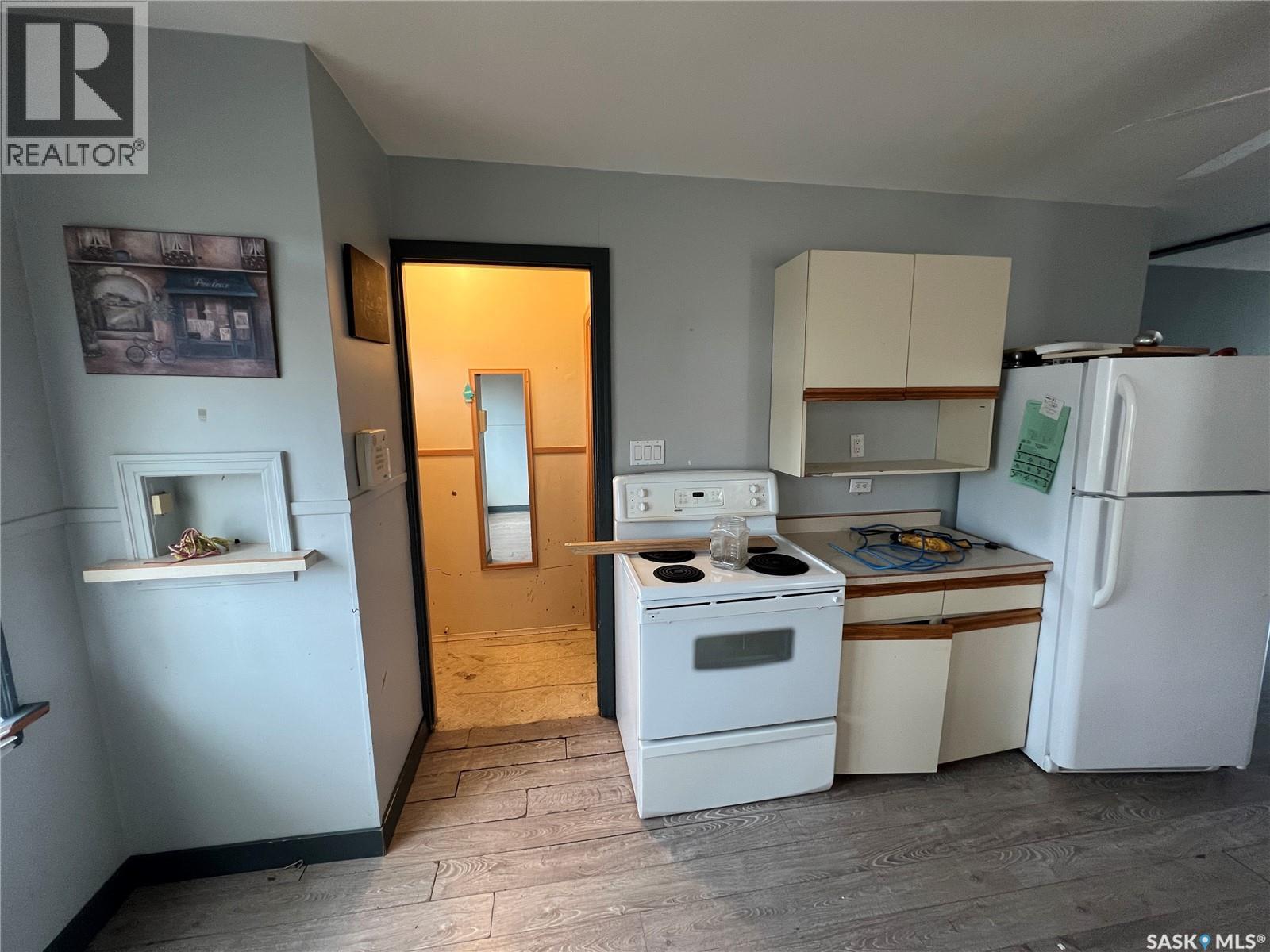 Photo 4 of 53 23rd Street E, Prince Albert SK