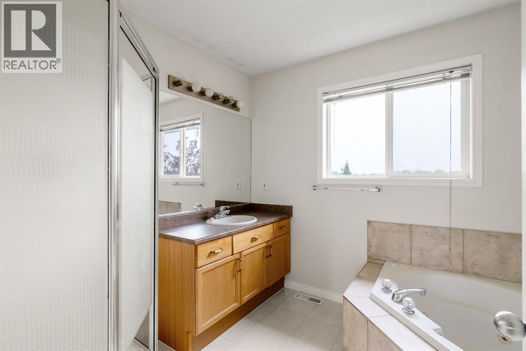Photo 9 of 14 101 Langevin Road, Fort Mcmurray AB