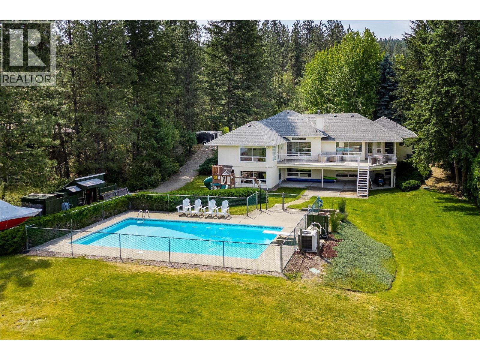  3716 Luxmoore Road, Kelowna