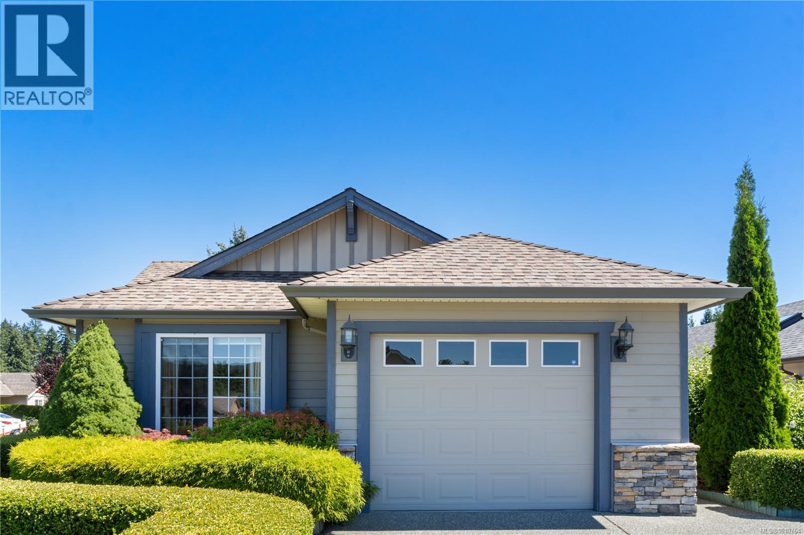 Photo 3 of 3975 Magnolia Dr, Nanaimo BC