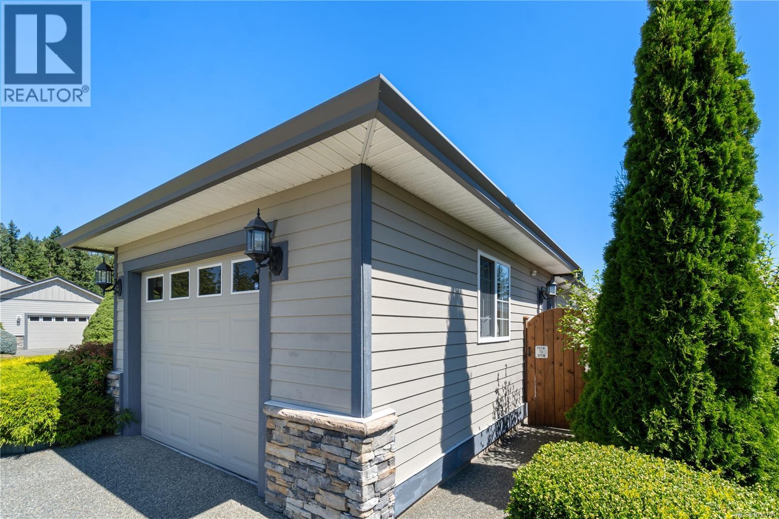 Photo 52 of 3975 Magnolia Dr, Nanaimo BC