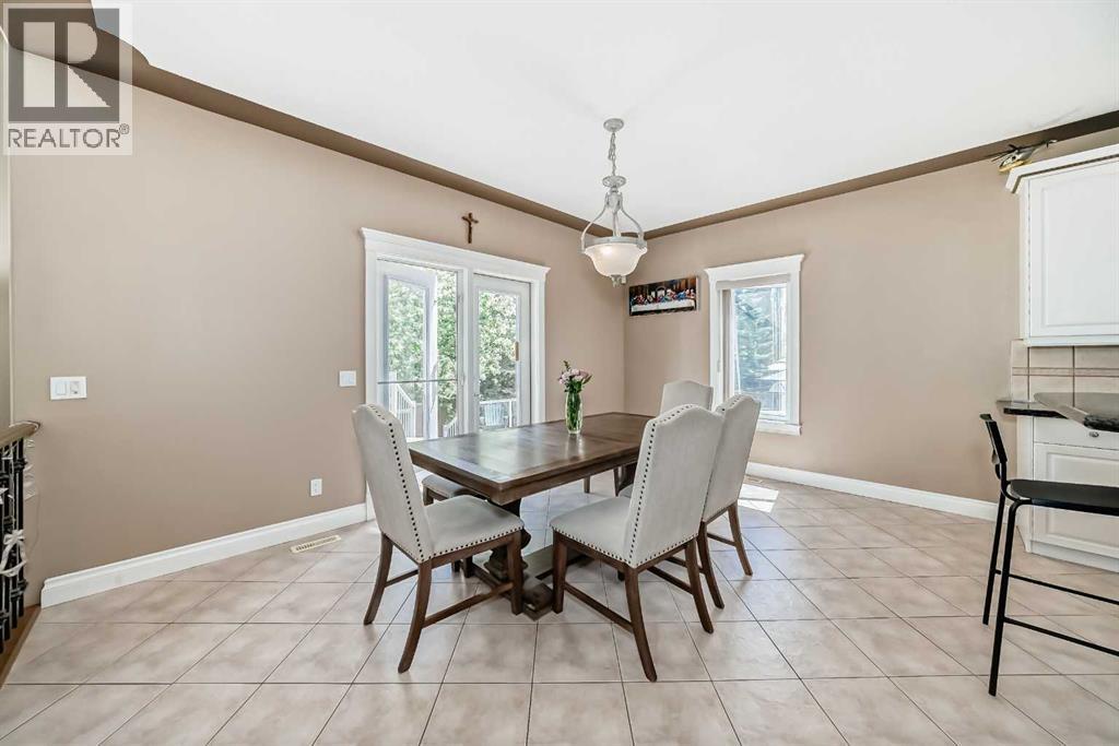 Single Family House for Sale in  Simcoe Close SW Signal Hill Calgary 