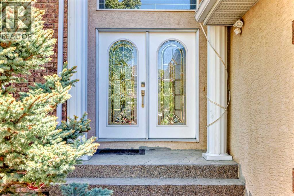 Single Family House for Sale in  Simcoe Close SW Signal Hill Calgary 