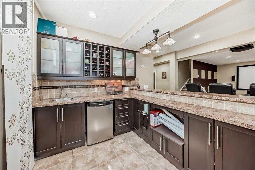 Single Family House for Sale in  Simcoe Close SW Signal Hill Calgary 