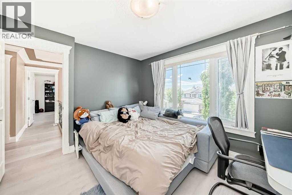 Single Family House for Sale in  Simcoe Close SW Signal Hill Calgary 
