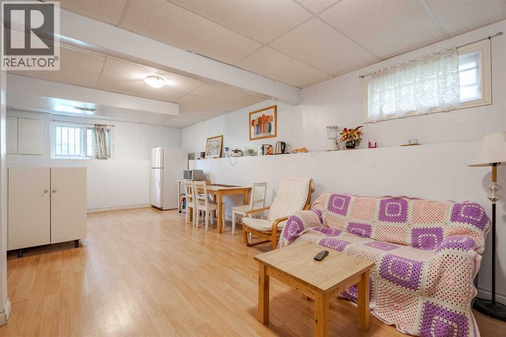 Single Family House Bi-level for Sale in  Blakiston Drive NW Brentwood Calgary 