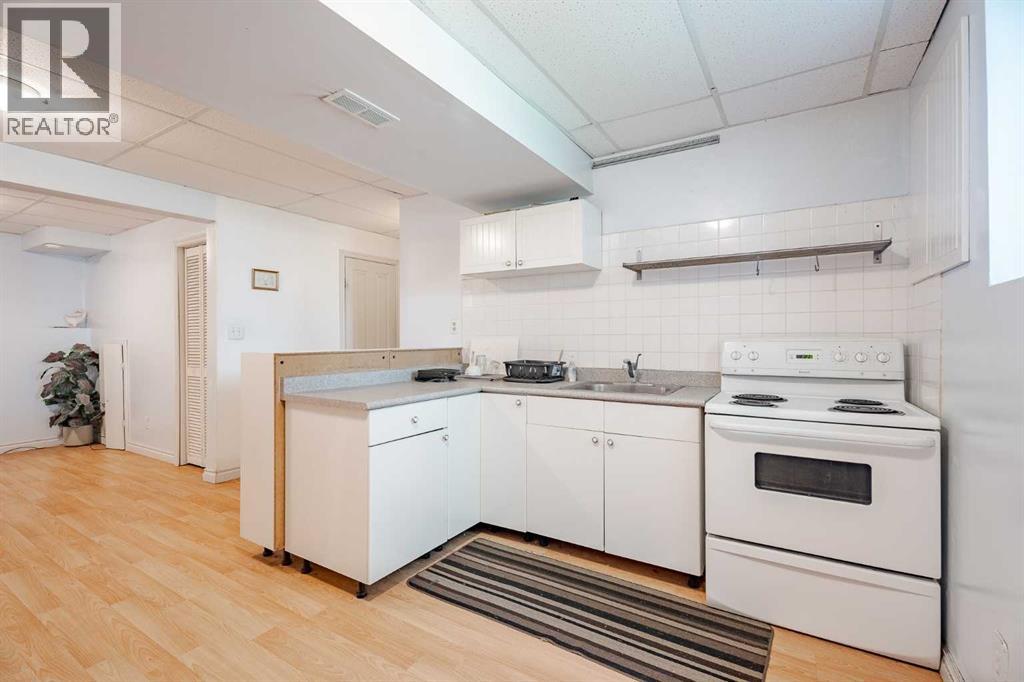 Single Family House Bi-level for Sale in  Blakiston Drive NW Brentwood Calgary 