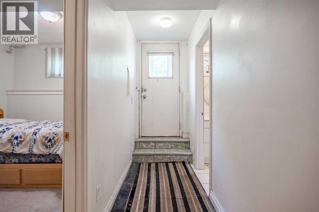 Single Family House Bi-level for Sale in  Blakiston Drive NW Brentwood Calgary 