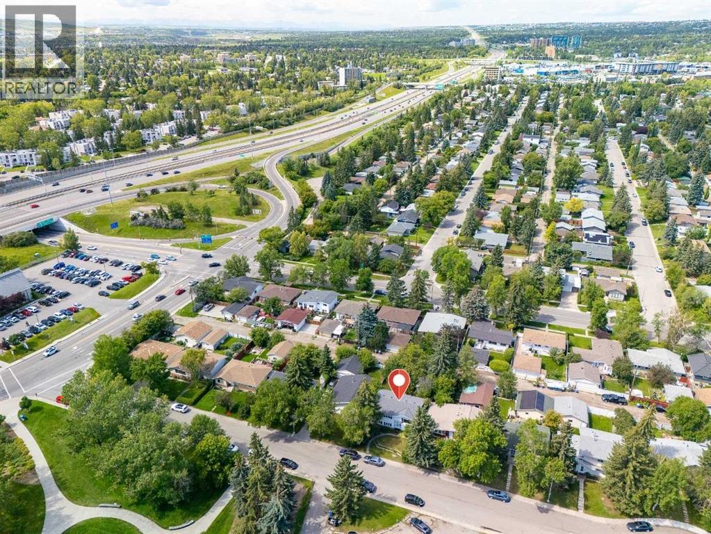 Single Family House Bi-level for Sale in  Blakiston Drive NW Brentwood Calgary 