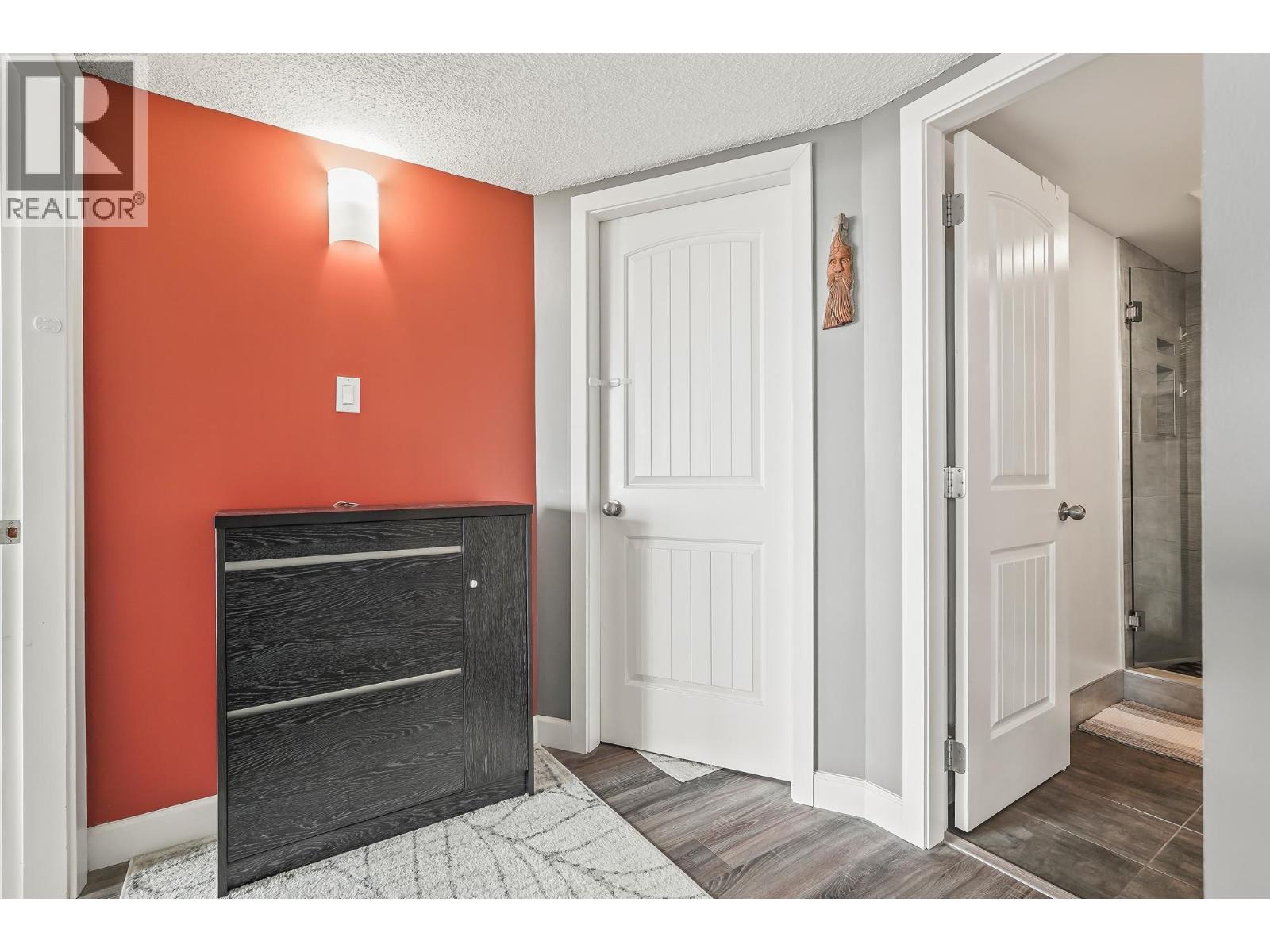 Photo 1 of 1607 6595 Willingdon Avenue, Burnaby BC