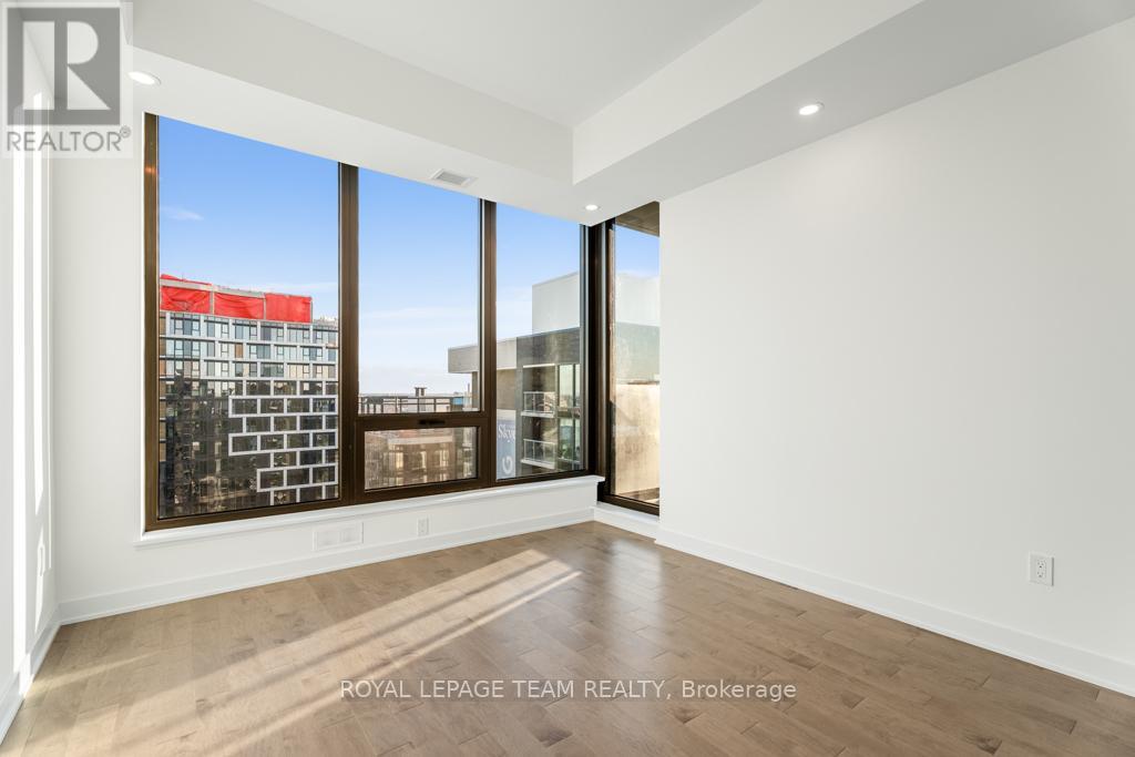 Photo 2 of 2705 340 Queen Street, Ottawa ON