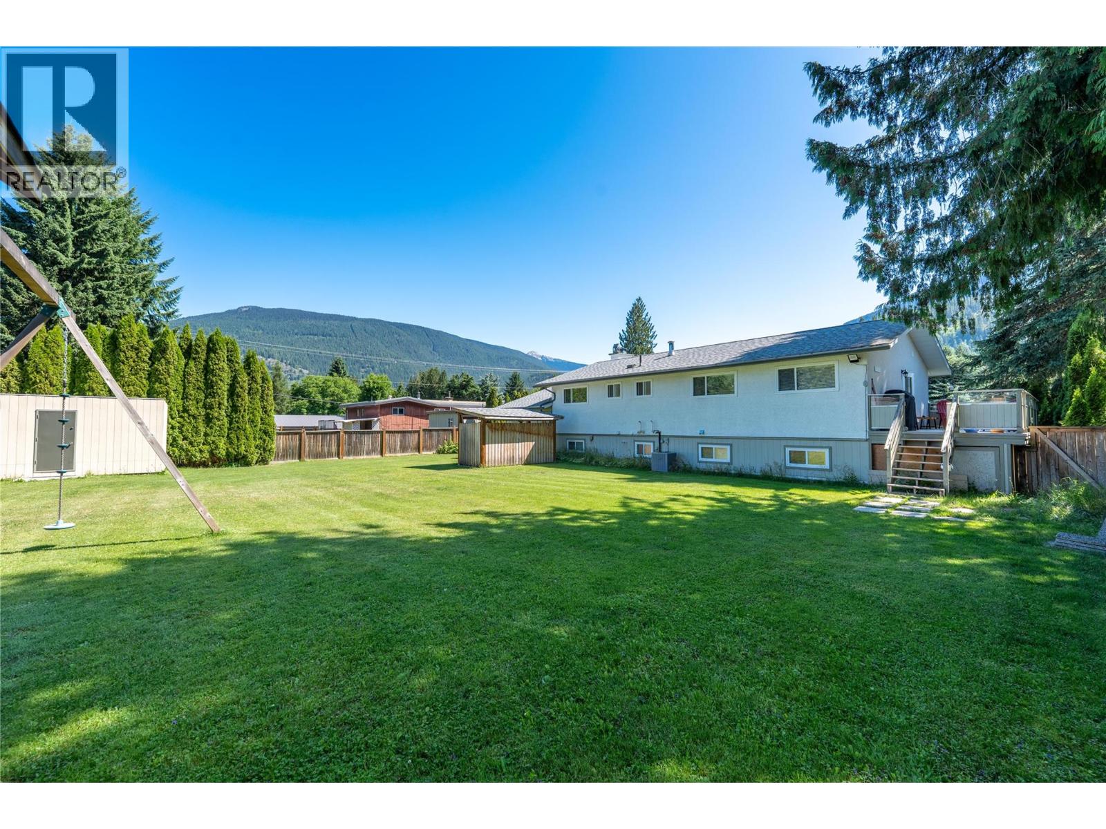 Photo 17 of 1727 Tillen Road, Revelstoke BC