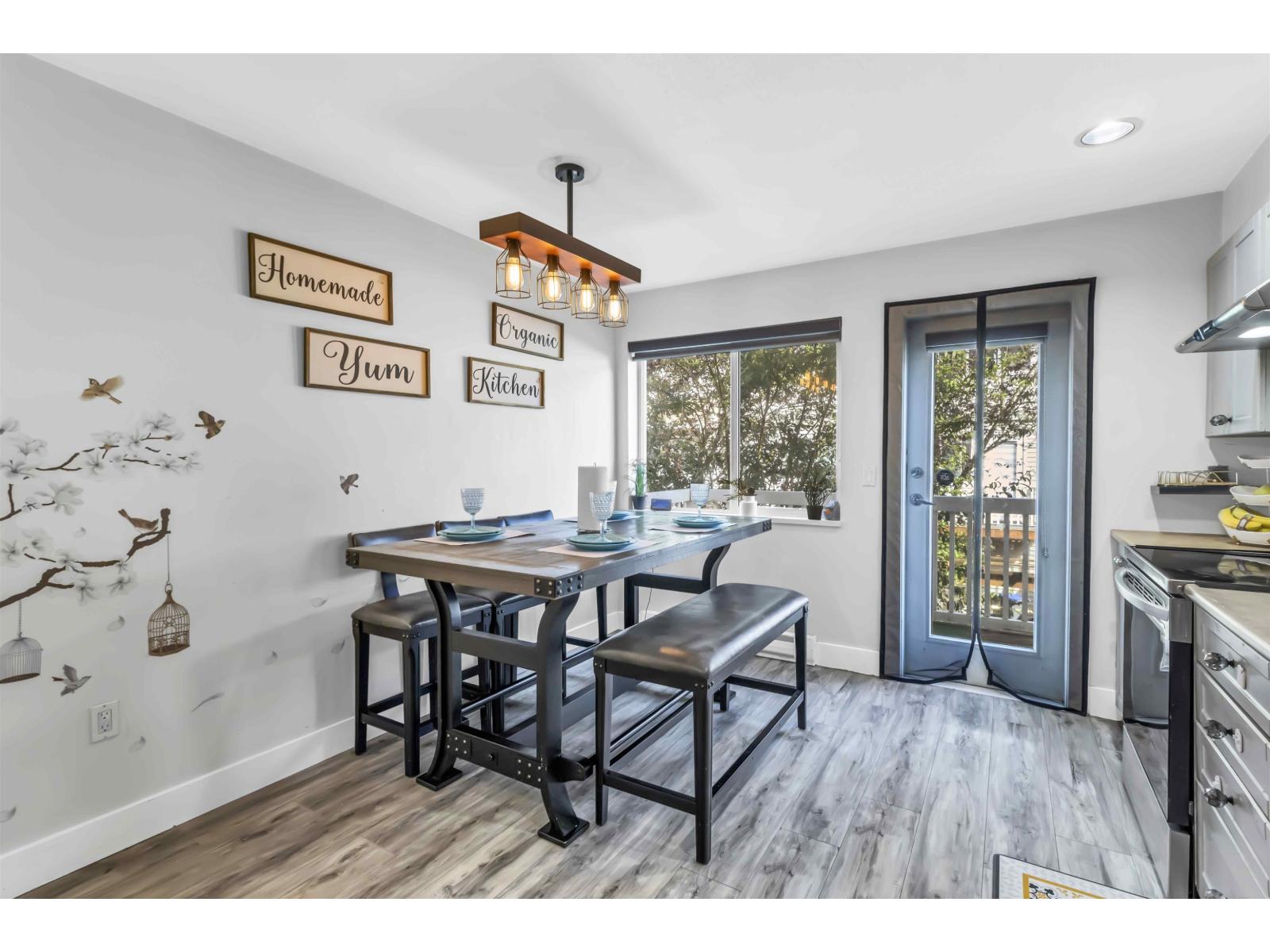 Photo 8 of 174 16177 83 Avenue, Surrey BC